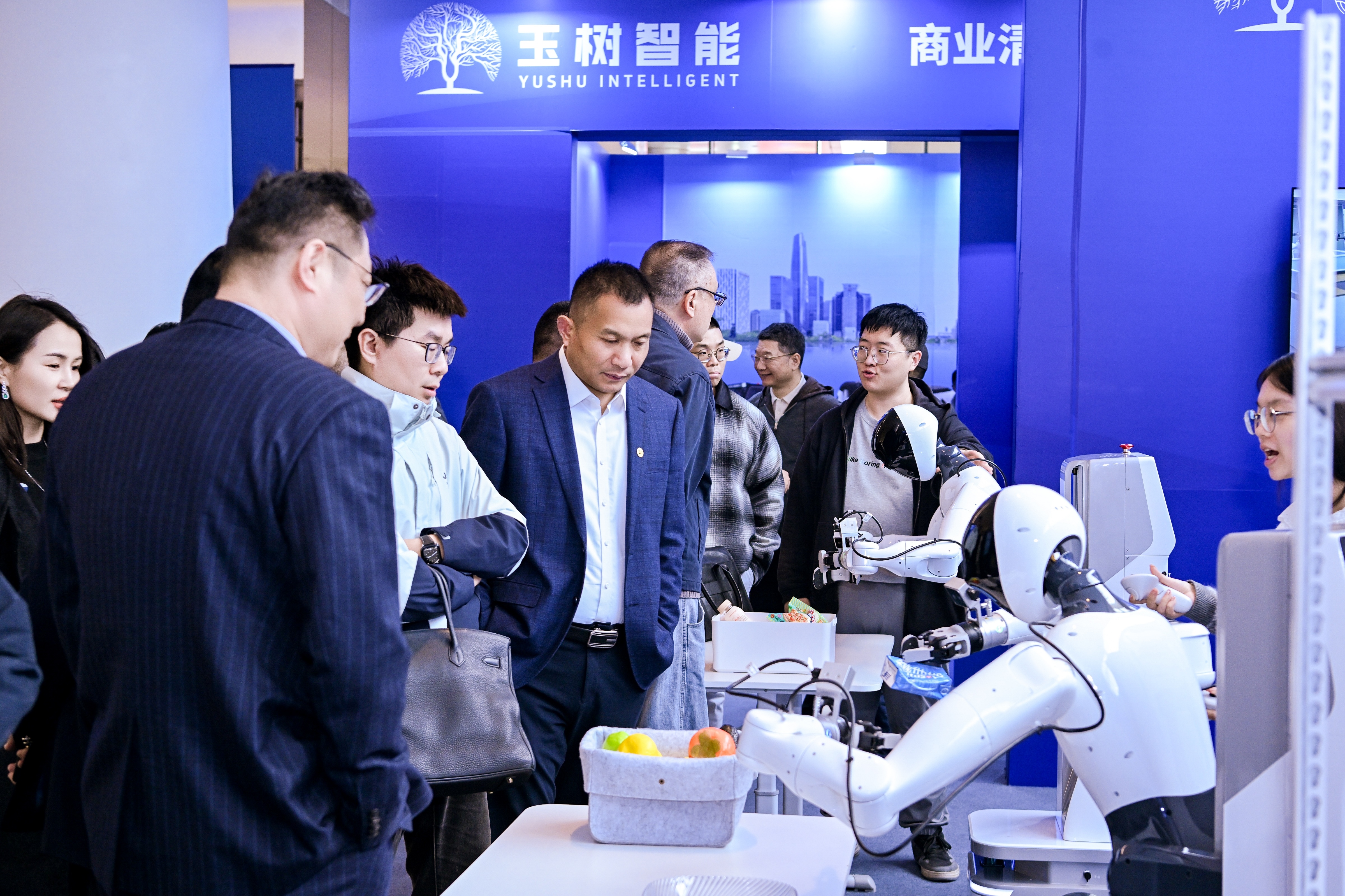 29載積淀啟新程，擁抱人機(jī)共生新航向—玉禾田集團(tuán)&玉樹機(jī)器人二十九載戰(zhàn)略轉(zhuǎn)型發(fā)展大會(huì)圓滿召開
